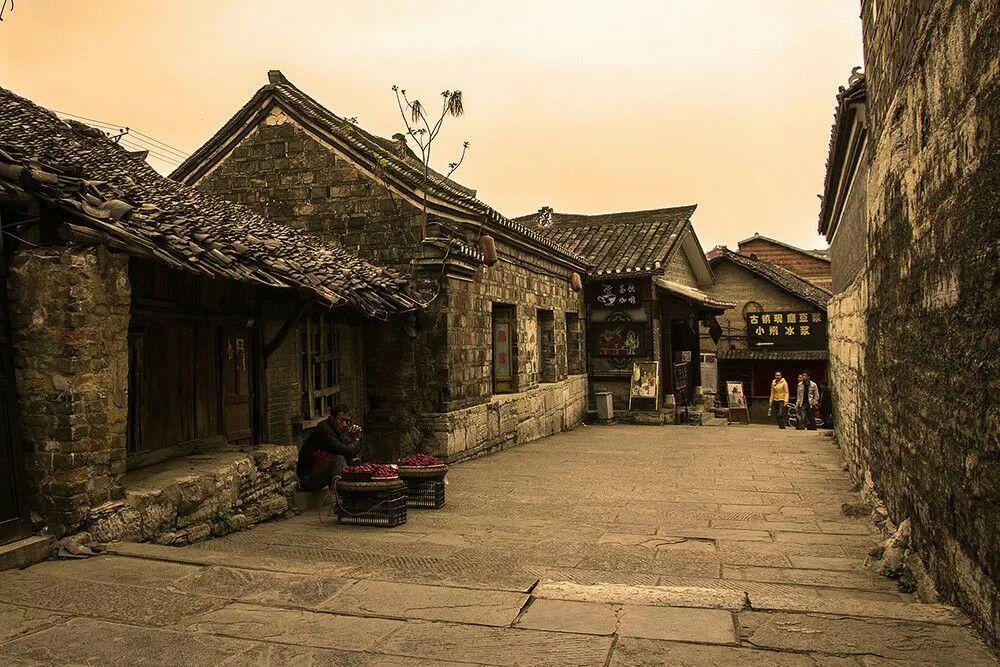 逃出昏暗的地下室
